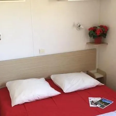 Campingplads Mobil-home Avec Terrasse A - Api-1-52-1328